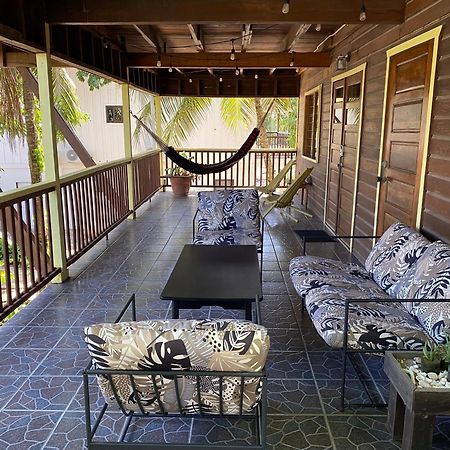 Driftwood Gardens Guesthouse Placencia Ngoại thất bức ảnh