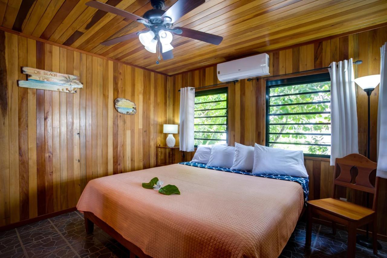 Driftwood Gardens Guesthouse Placencia Ngoại thất bức ảnh