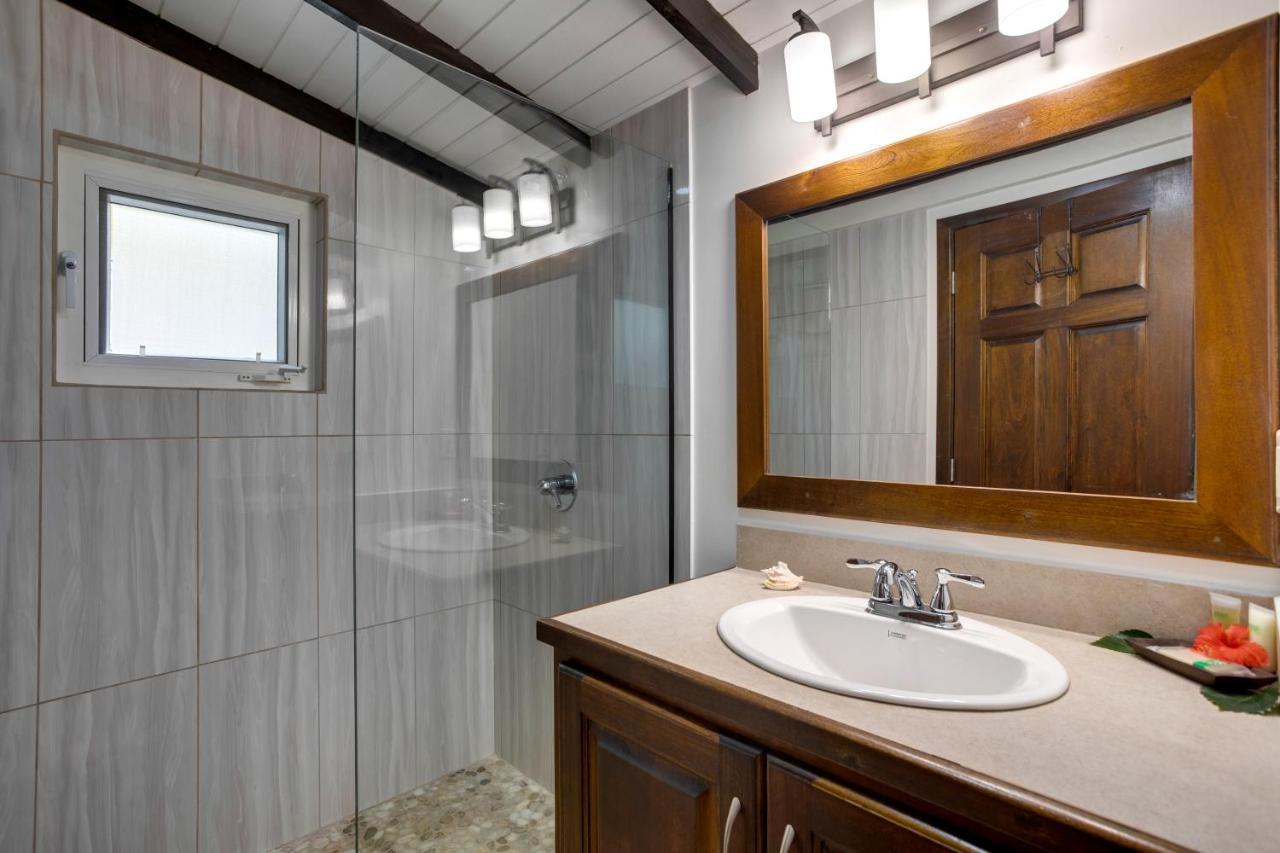 Driftwood Gardens Guesthouse Placencia Ngoại thất bức ảnh