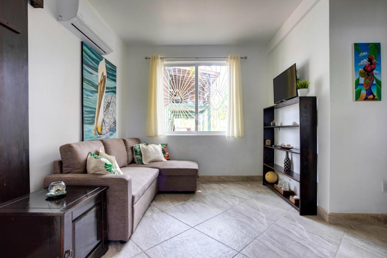 Driftwood Gardens Guesthouse Placencia Ngoại thất bức ảnh