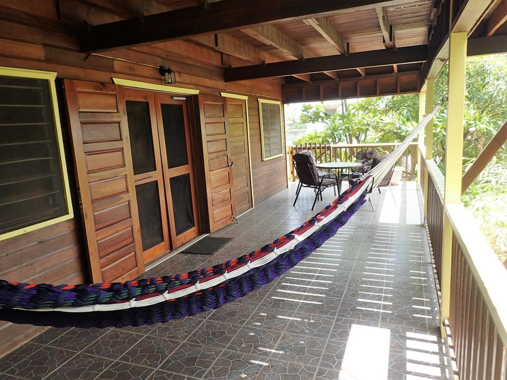 Driftwood Gardens Guesthouse Placencia Ngoại thất bức ảnh